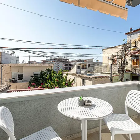 Lian 5 - Modern Double W Balcony Lejlighed